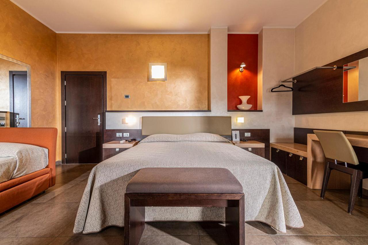 Hotel Dei Nani Jesi Esterno foto